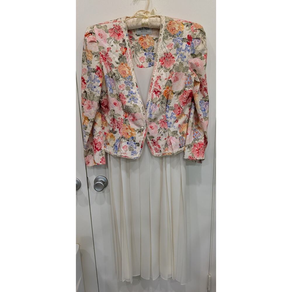 VTG 2Pc Flowing Chiffon Pleated Dress Brocade Floral Jacket 12P Pearls Feminine